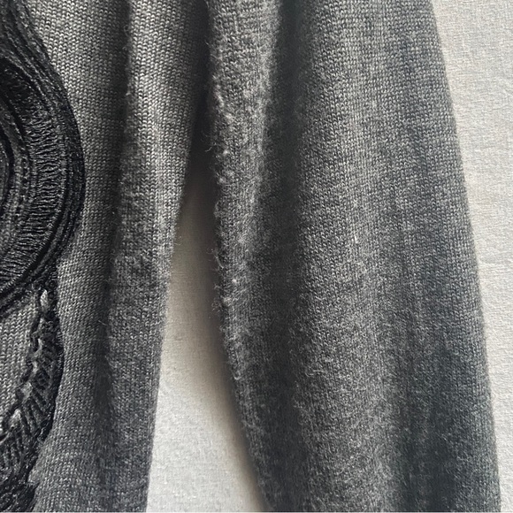 Angel of the North Anthropologie wool blend floral embroidery sweater knit Sz S - Picture 3 of 9